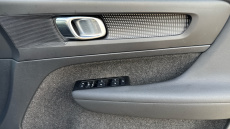 Volvo Xc40 2.0 B4P R DESIGN 5dr Auto Petrol Estate